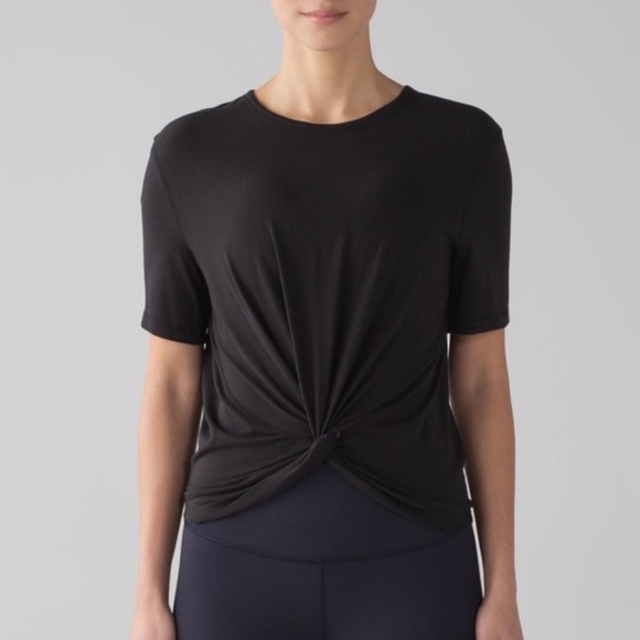 Lululemon Crescent T-Shirt, Twist Front Tee in Black Size 4 - Picture 1 of 4